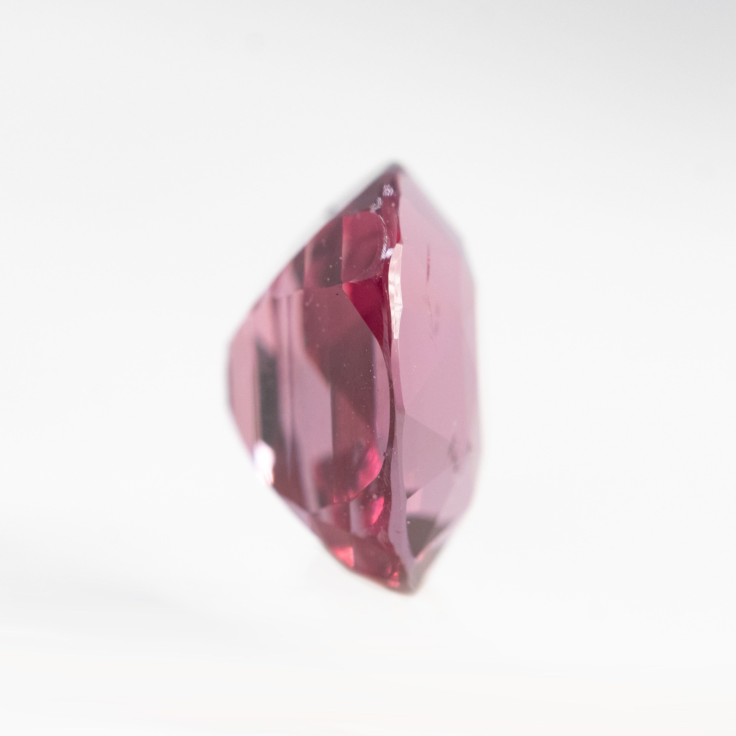 2.75 Carat Light Burgundy Oval Garnet – Midwinter Co. Alternative